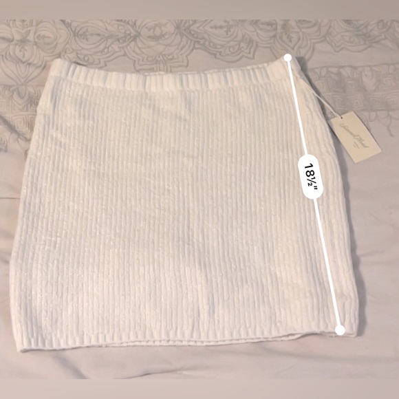 V neck Sweater vest/mini skirt two piece set - Picture 4 of 7